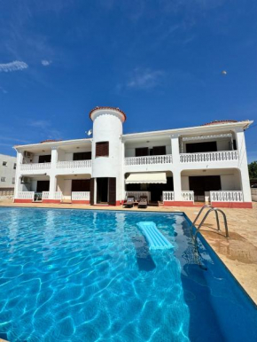 Apartment Tres Palmeras with pool